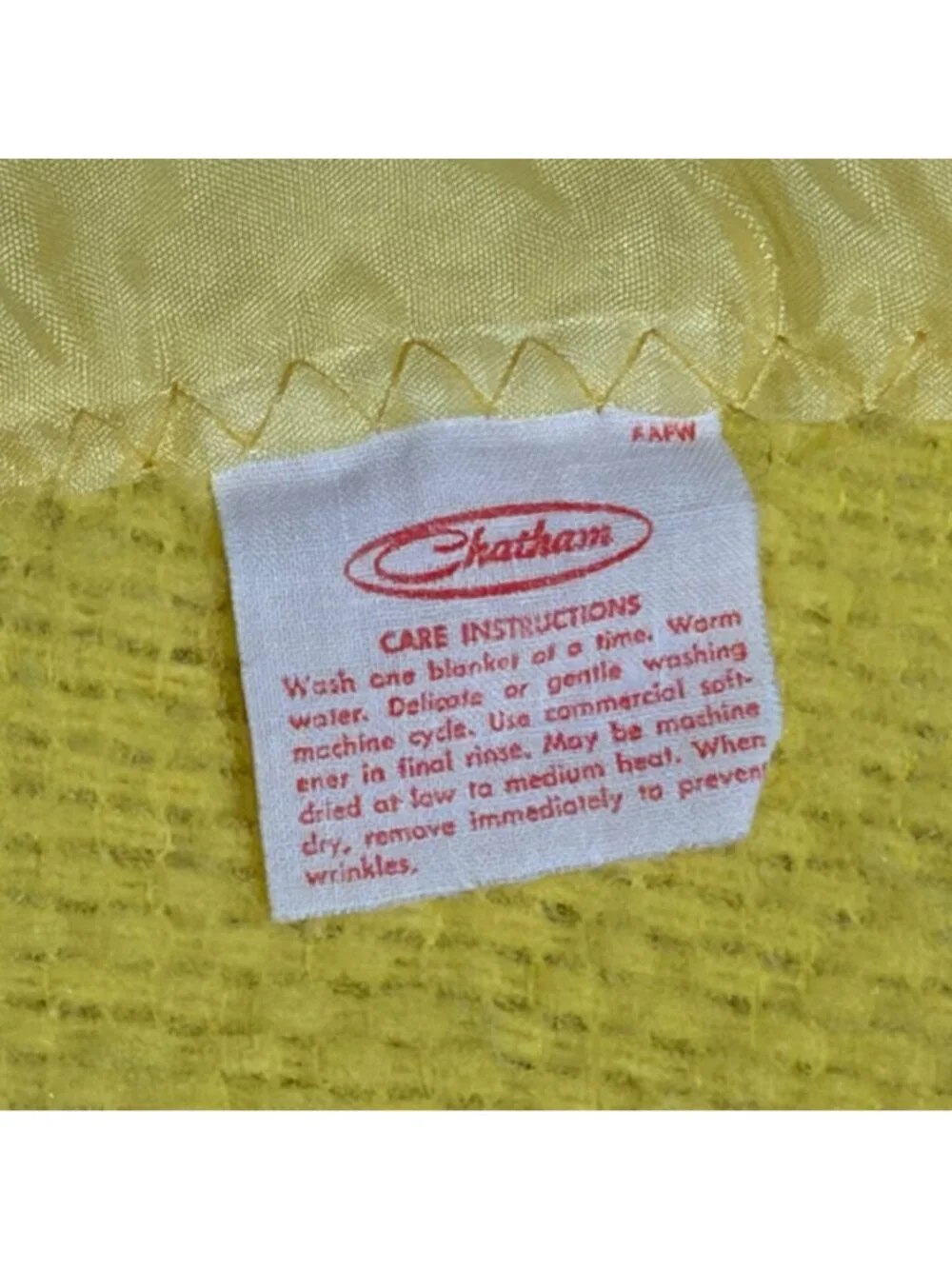 Vintage Chatham Waffle Weave Acrylic Blanket Satin Trim Binding Yellow 71x90